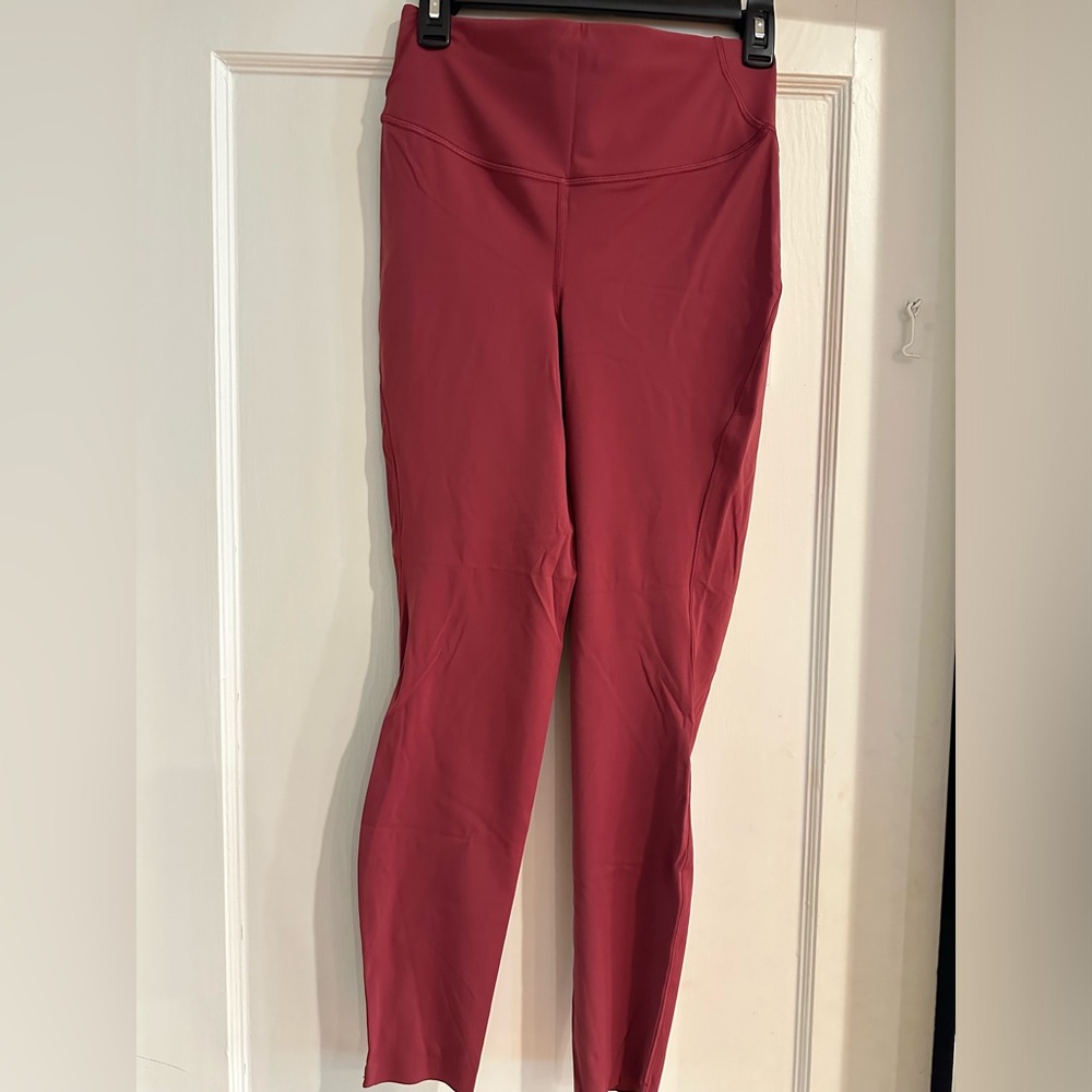 Lululemon Base Pace HR tight 28”. Size 8. New with tag